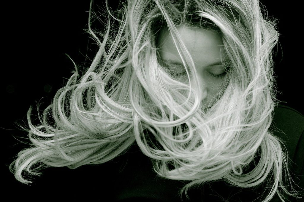 Quel est le meilleur traitement naturel contre la chute de cheveux ? - Douze jours