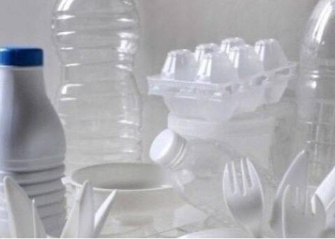 Bouteille en plastique - Emballages alimentaires